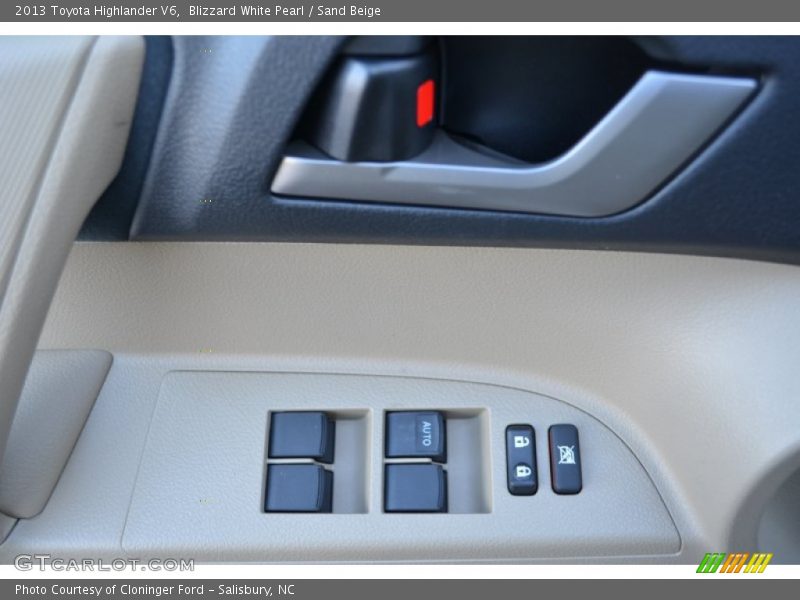 Blizzard White Pearl / Sand Beige 2013 Toyota Highlander V6
