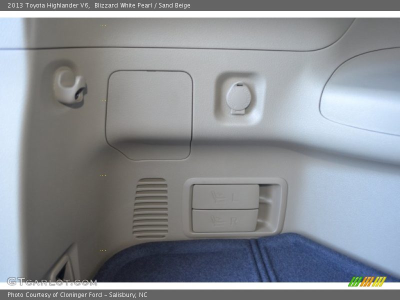 Blizzard White Pearl / Sand Beige 2013 Toyota Highlander V6