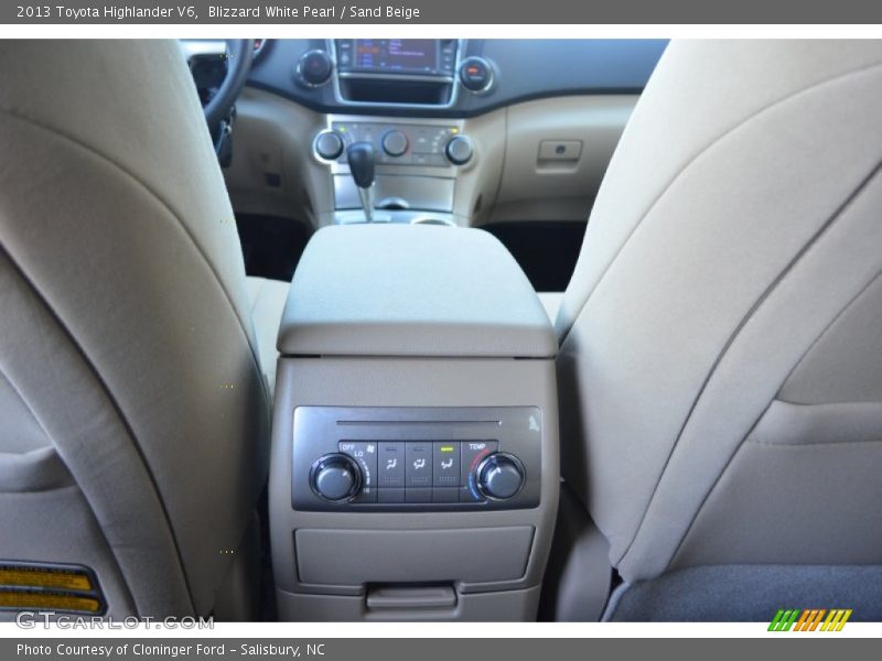 Blizzard White Pearl / Sand Beige 2013 Toyota Highlander V6