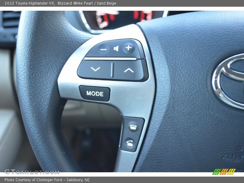 Blizzard White Pearl / Sand Beige 2013 Toyota Highlander V6