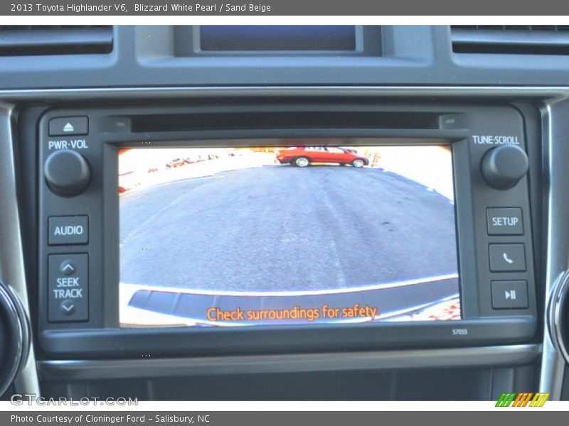 Blizzard White Pearl / Sand Beige 2013 Toyota Highlander V6