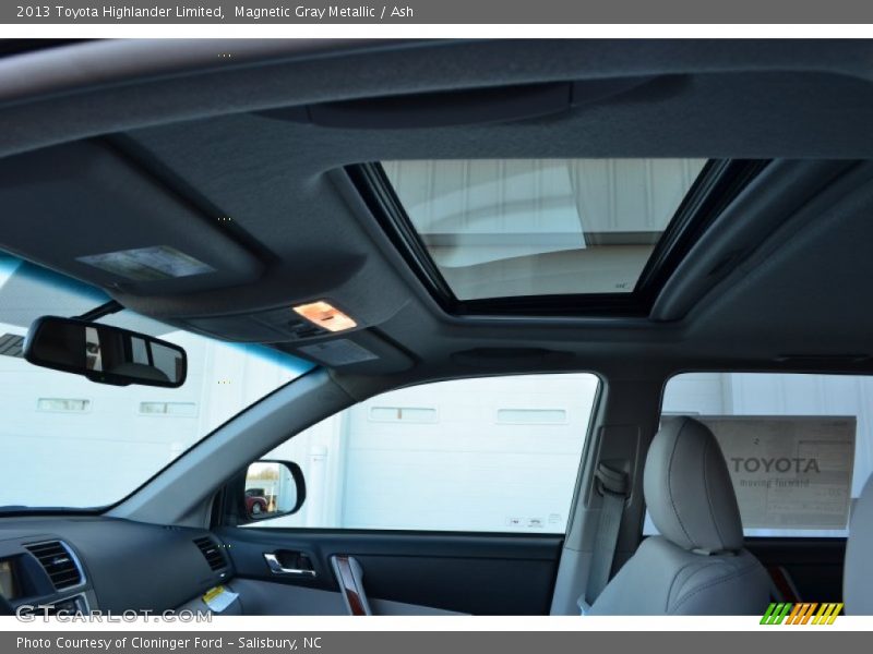 Magnetic Gray Metallic / Ash 2013 Toyota Highlander Limited