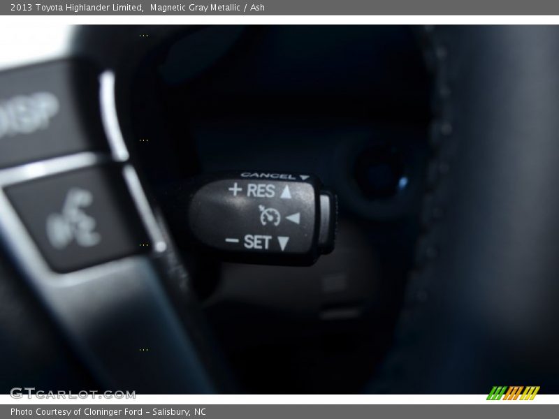Magnetic Gray Metallic / Ash 2013 Toyota Highlander Limited