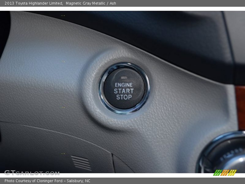 Magnetic Gray Metallic / Ash 2013 Toyota Highlander Limited