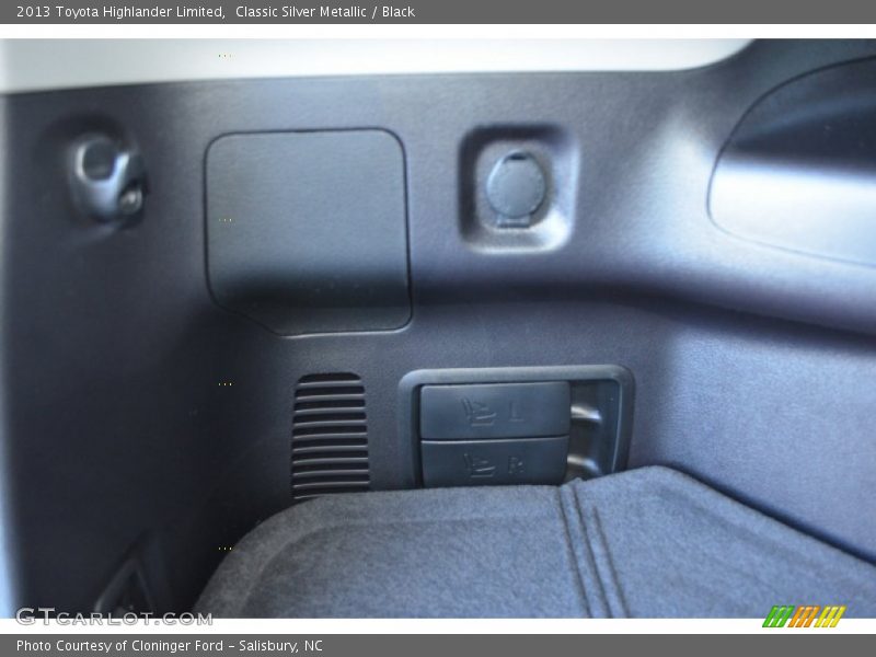 Classic Silver Metallic / Black 2013 Toyota Highlander Limited