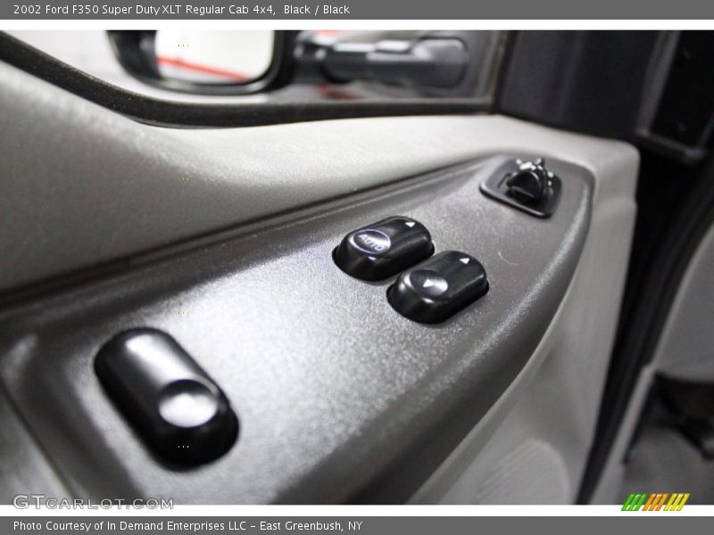 Controls of 2002 F350 Super Duty XLT Regular Cab 4x4