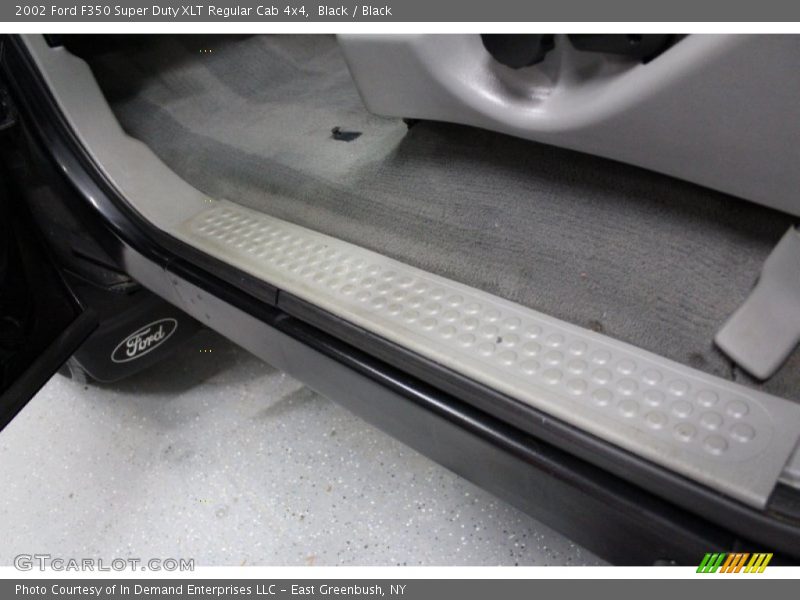 Black / Black 2002 Ford F350 Super Duty XLT Regular Cab 4x4