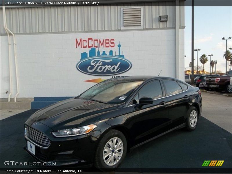 Tuxedo Black Metallic / Earth Gray 2013 Ford Fusion S