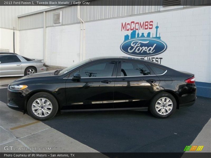 Tuxedo Black Metallic / Earth Gray 2013 Ford Fusion S