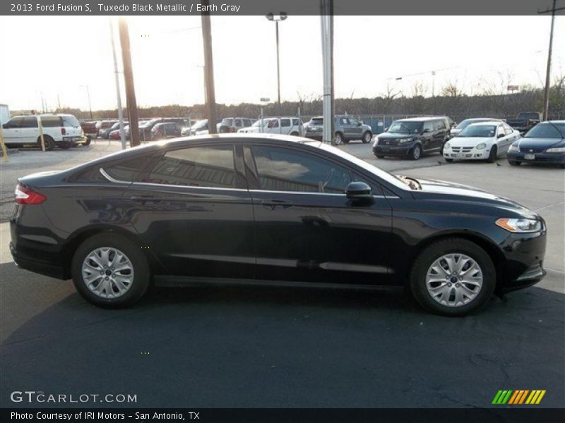 Tuxedo Black Metallic / Earth Gray 2013 Ford Fusion S