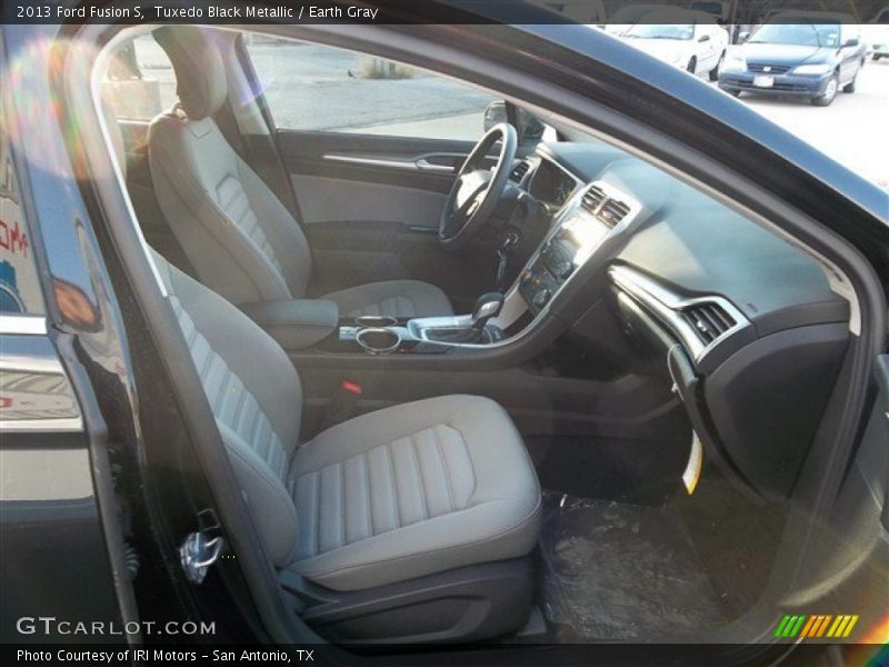 Tuxedo Black Metallic / Earth Gray 2013 Ford Fusion S