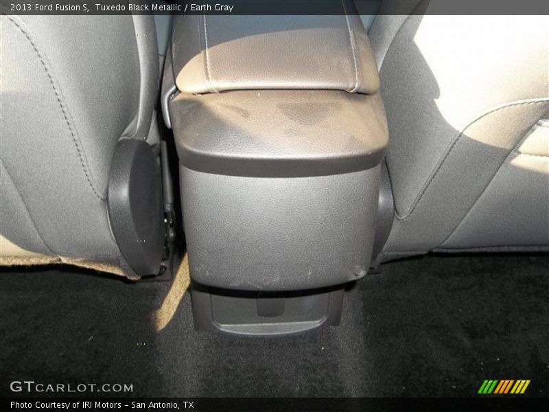 Tuxedo Black Metallic / Earth Gray 2013 Ford Fusion S