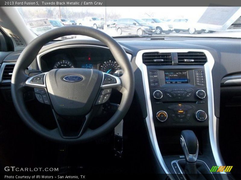 Tuxedo Black Metallic / Earth Gray 2013 Ford Fusion S