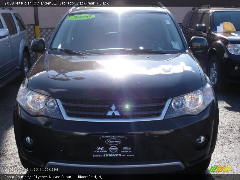 Labrador Black Pearl / Black 2009 Mitsubishi Outlander SE