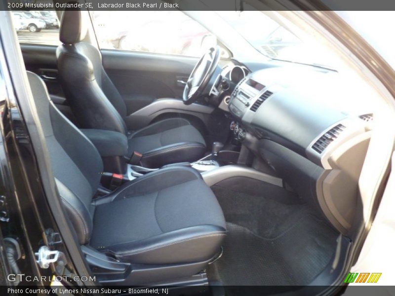 Labrador Black Pearl / Black 2009 Mitsubishi Outlander SE