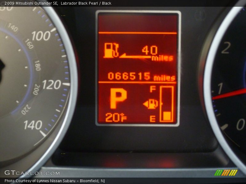 Labrador Black Pearl / Black 2009 Mitsubishi Outlander SE