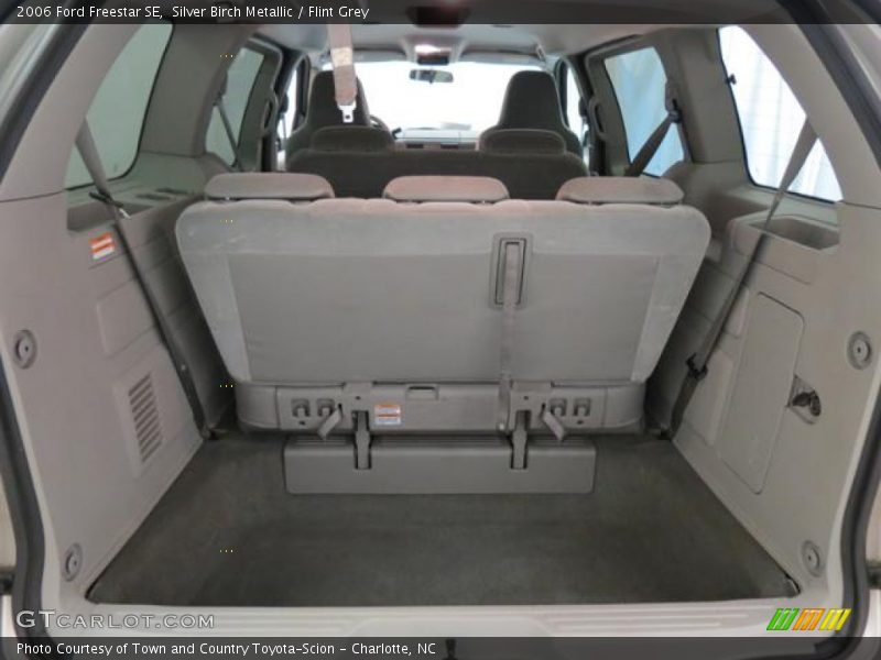  2006 Freestar SE Trunk