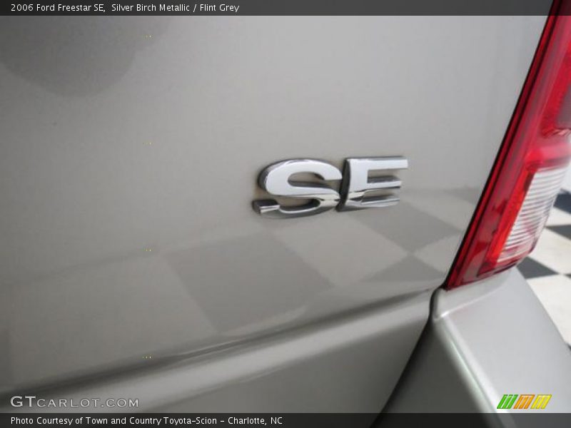 SE - 2006 Ford Freestar SE