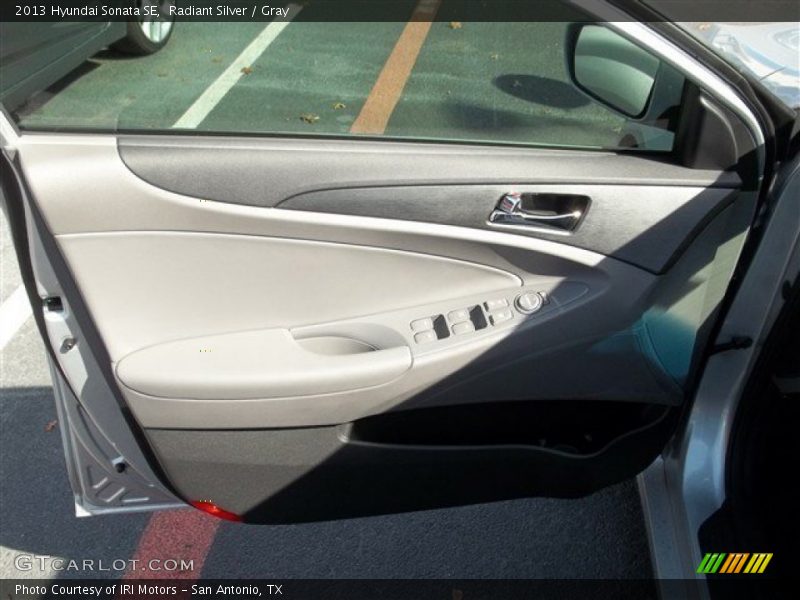 Radiant Silver / Gray 2013 Hyundai Sonata SE
