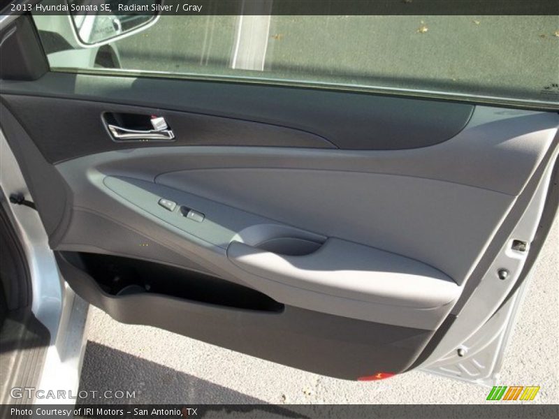 Radiant Silver / Gray 2013 Hyundai Sonata SE