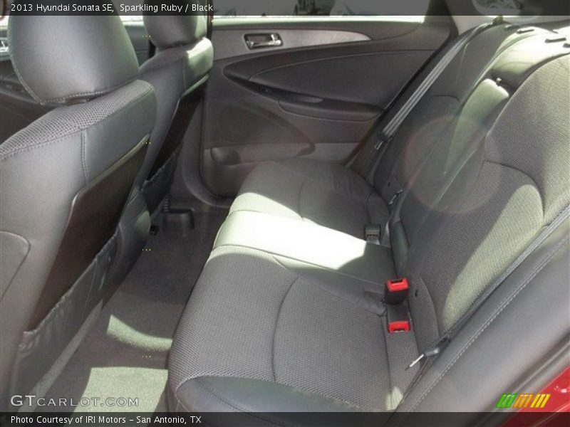 Sparkling Ruby / Black 2013 Hyundai Sonata SE