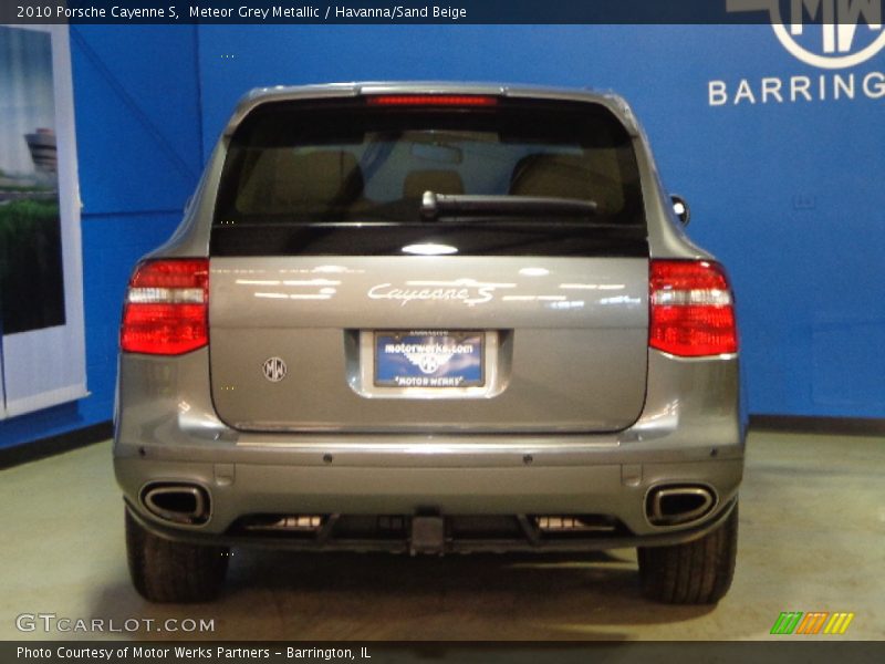 Meteor Grey Metallic / Havanna/Sand Beige 2010 Porsche Cayenne S