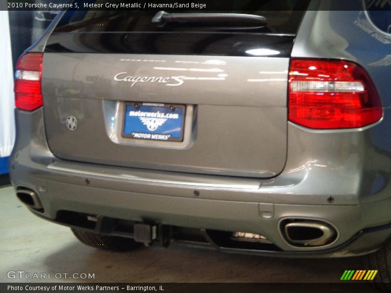 Meteor Grey Metallic / Havanna/Sand Beige 2010 Porsche Cayenne S