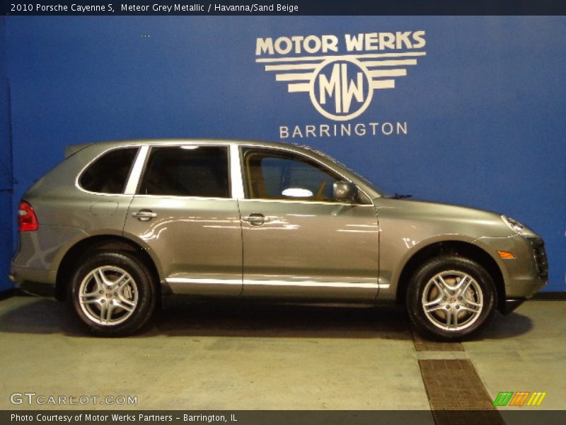 Meteor Grey Metallic / Havanna/Sand Beige 2010 Porsche Cayenne S