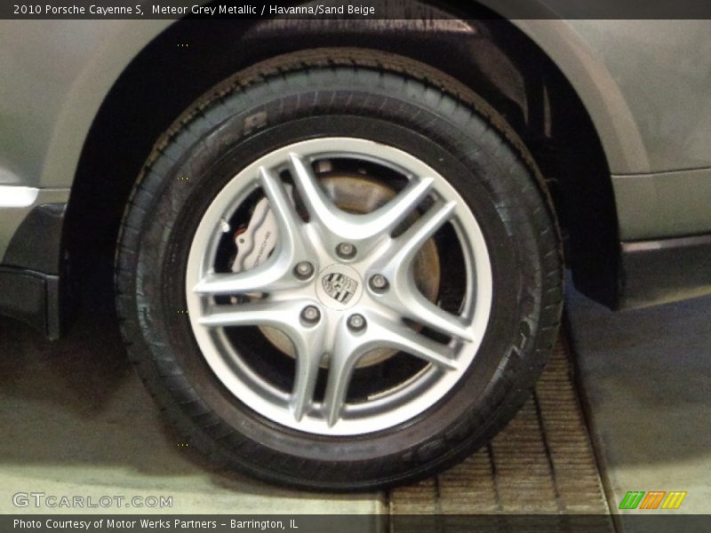 Meteor Grey Metallic / Havanna/Sand Beige 2010 Porsche Cayenne S