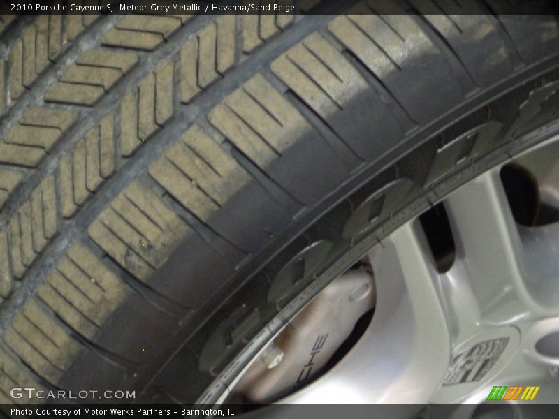 Meteor Grey Metallic / Havanna/Sand Beige 2010 Porsche Cayenne S