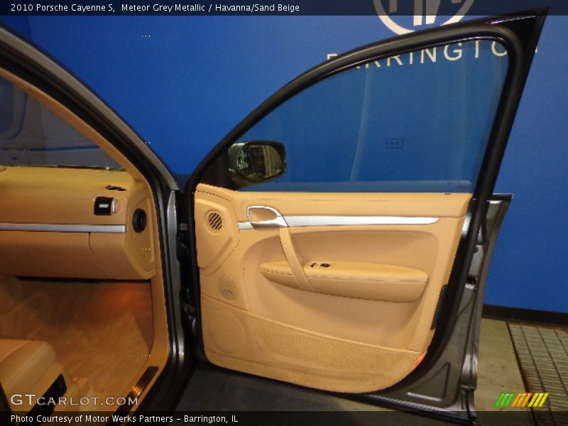 Meteor Grey Metallic / Havanna/Sand Beige 2010 Porsche Cayenne S