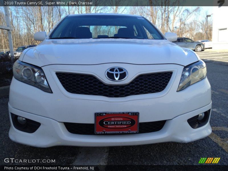 Super White / Dark Charcoal 2010 Toyota Camry SE
