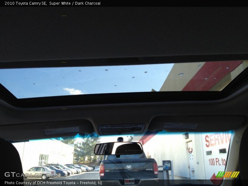 Super White / Dark Charcoal 2010 Toyota Camry SE