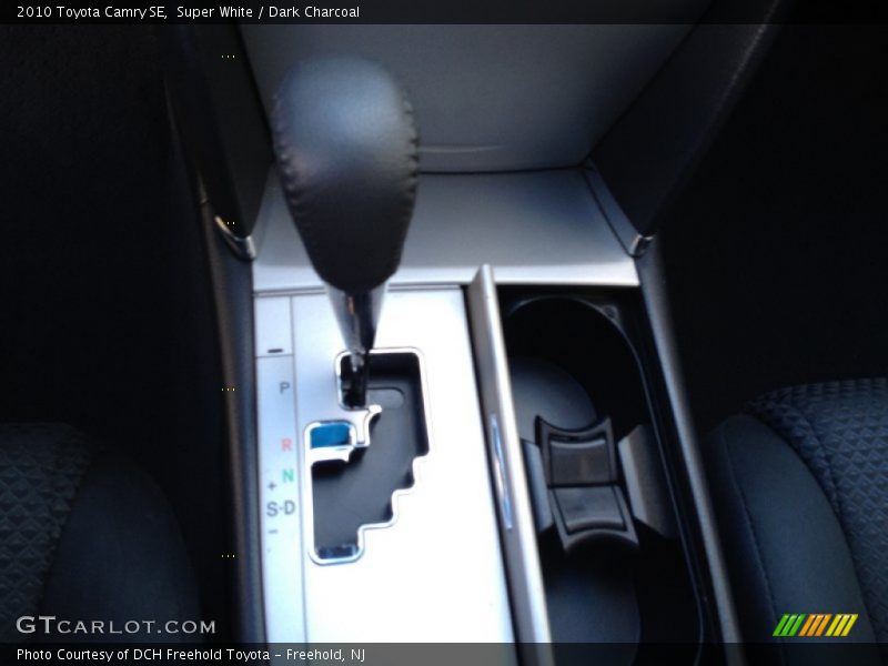 Super White / Dark Charcoal 2010 Toyota Camry SE