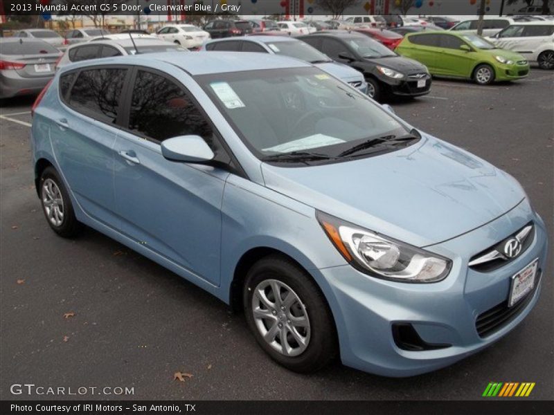 Front 3/4 View of 2013 Accent GS 5 Door