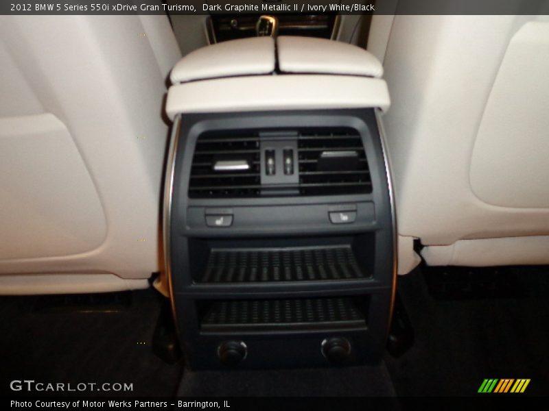 Dark Graphite Metallic II / Ivory White/Black 2012 BMW 5 Series 550i xDrive Gran Turismo