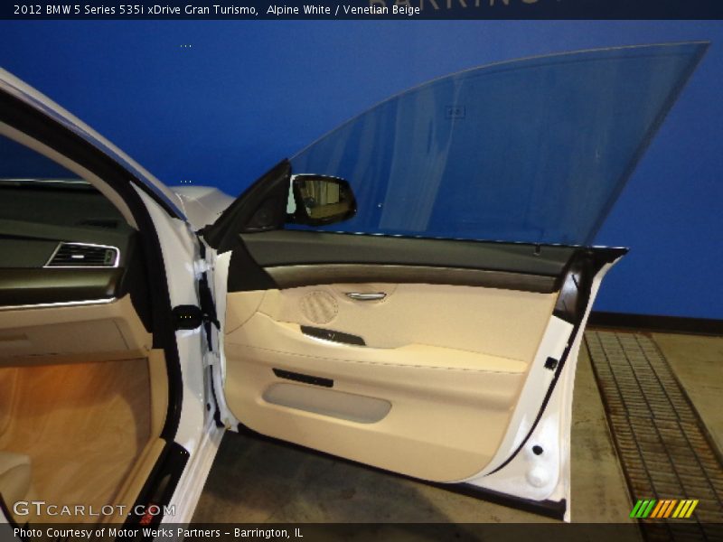 Alpine White / Venetian Beige 2012 BMW 5 Series 535i xDrive Gran Turismo