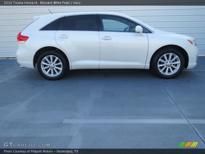 Blizzard White Pearl / Ivory 2010 Toyota Venza I4