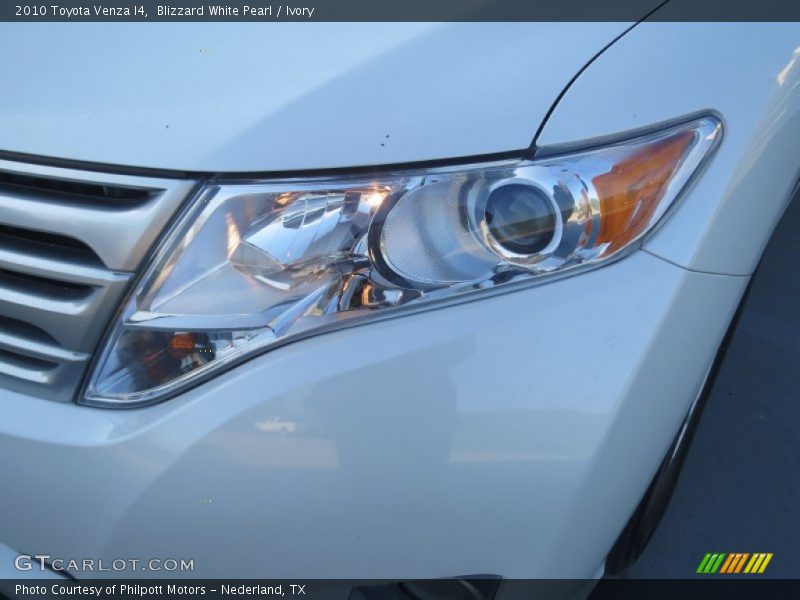 Blizzard White Pearl / Ivory 2010 Toyota Venza I4