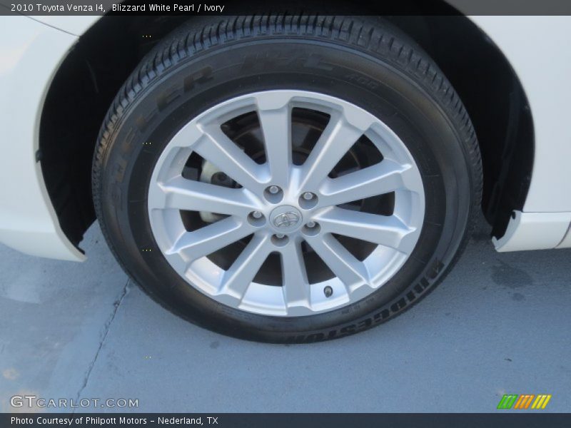 Blizzard White Pearl / Ivory 2010 Toyota Venza I4