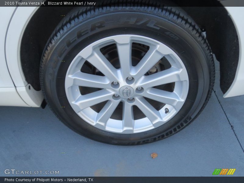 Blizzard White Pearl / Ivory 2010 Toyota Venza I4