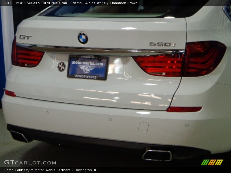 Alpine White / Cinnamon Brown 2012 BMW 5 Series 550i xDrive Gran Turismo