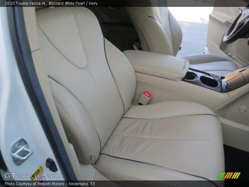 Front Seat of 2010 Venza I4