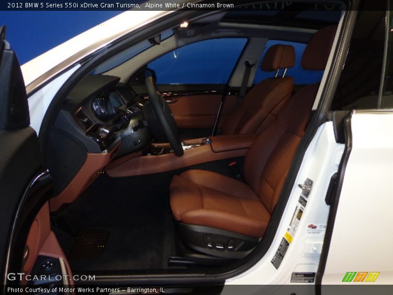 Alpine White / Cinnamon Brown 2012 BMW 5 Series 550i xDrive Gran Turismo