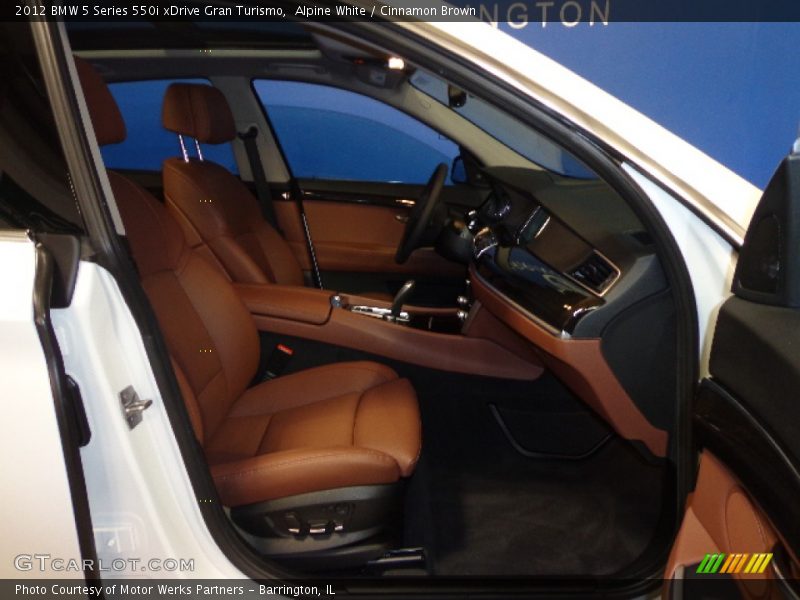 Alpine White / Cinnamon Brown 2012 BMW 5 Series 550i xDrive Gran Turismo