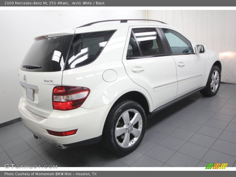 Arctic White / Black 2009 Mercedes-Benz ML 350 4Matic
