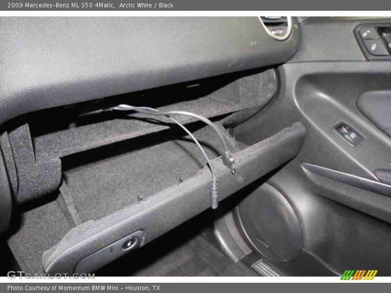 Arctic White / Black 2009 Mercedes-Benz ML 350 4Matic
