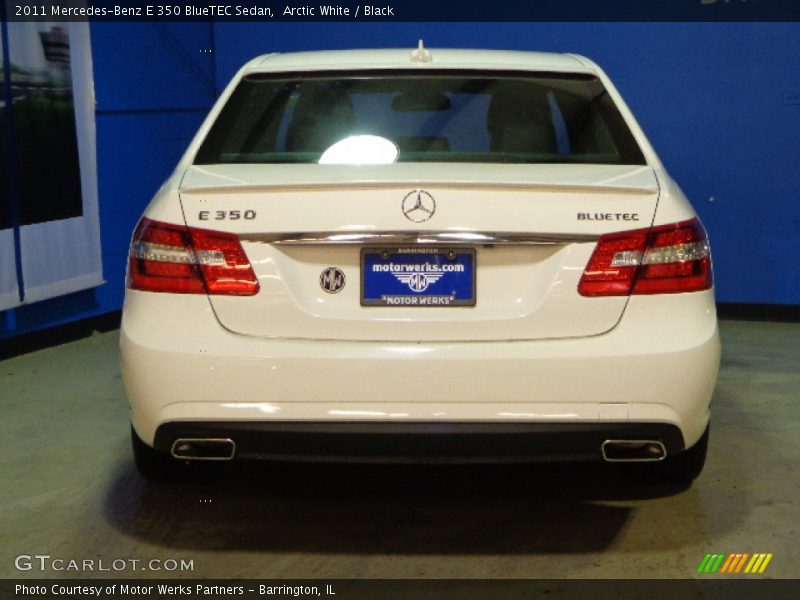 Arctic White / Black 2011 Mercedes-Benz E 350 BlueTEC Sedan