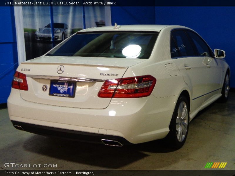 Arctic White / Black 2011 Mercedes-Benz E 350 BlueTEC Sedan