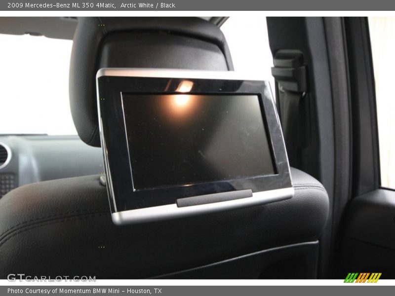Arctic White / Black 2009 Mercedes-Benz ML 350 4Matic